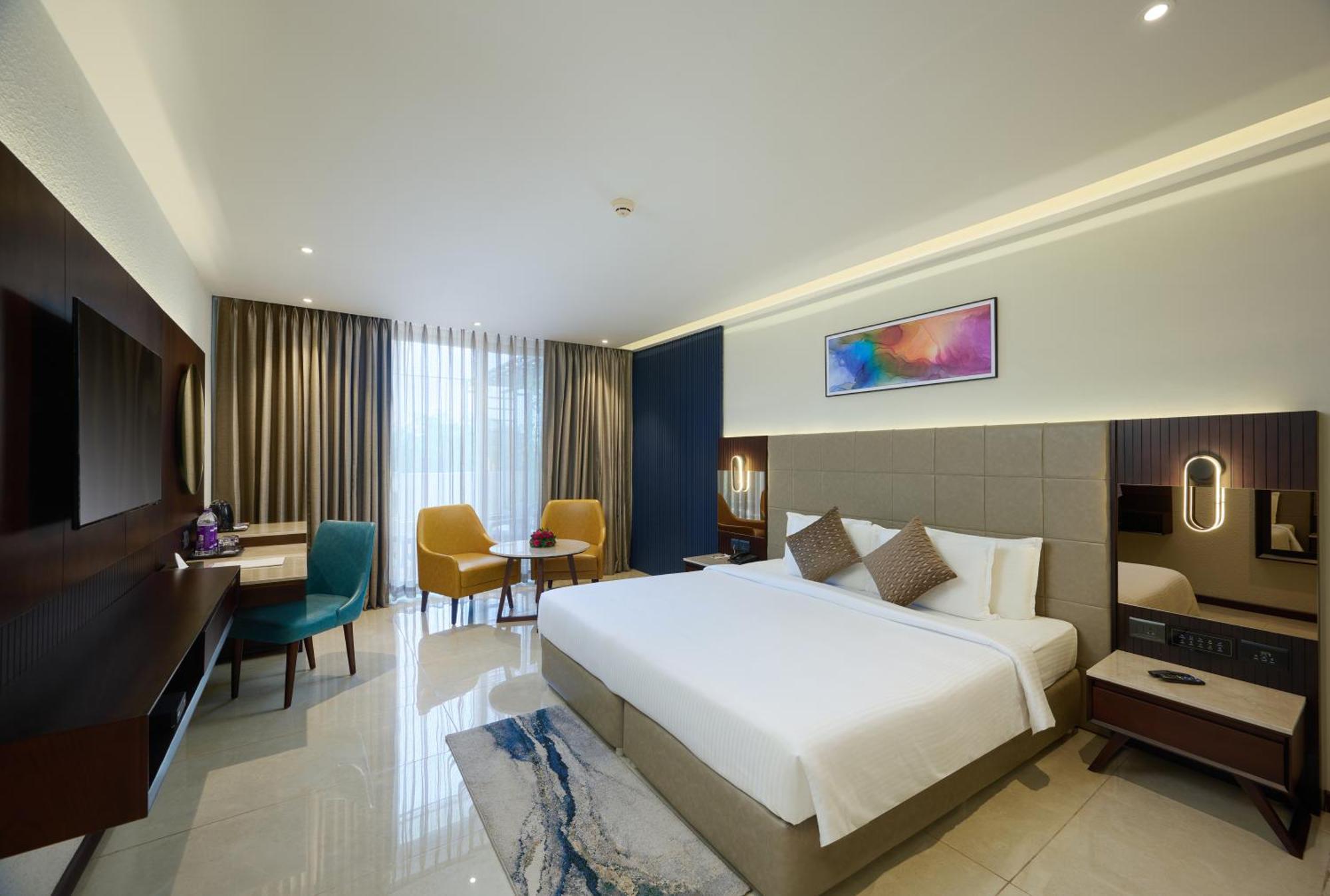 Executive club room complimentary airport transfers