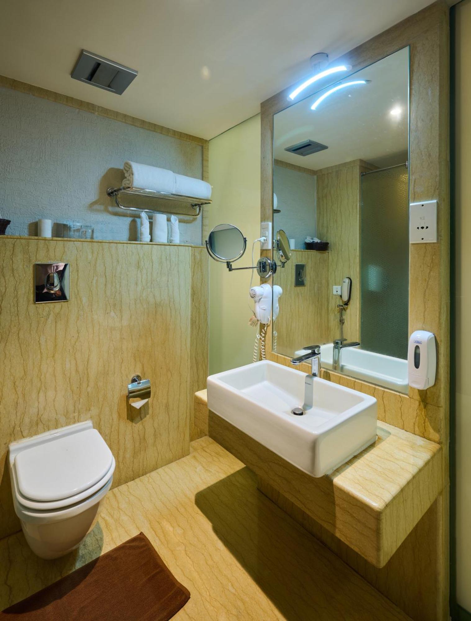 Executive club room complimentary airport transfers